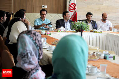 نشست دبیران سمن های استان فارس با معاون امور جوانان وزیر ورزش و جوانان + تصاویر