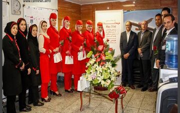 مهمانداران قرمز پوش ایرانی! + عکس