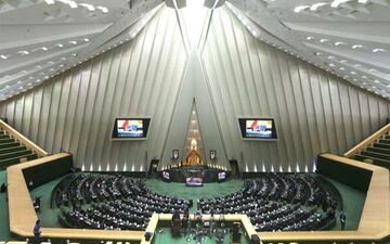 بررسی صلاحیت وزرای پیشنهادی در دستور کار مجلس
