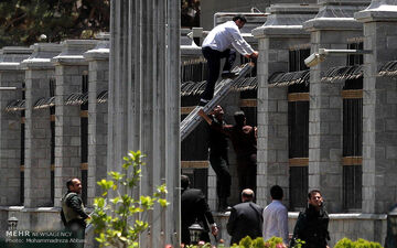 ترفندی کثیف از تروریست های حادثه تهران+عکس