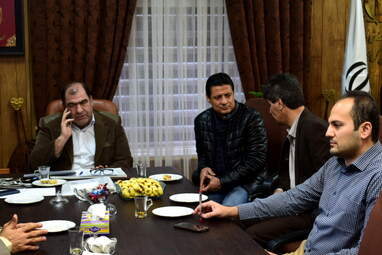نشست علیرضا فغانی داور بین‌المللی با مدیر کل اداره ورزش و جوان استان کرمانشاه 