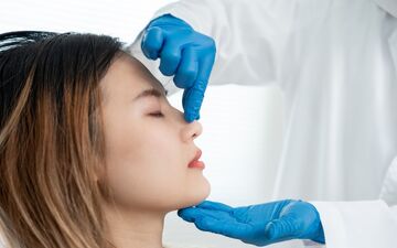 جراحی بینی ترمیمی چیست و چه زمانی به آن نیاز دارید؟