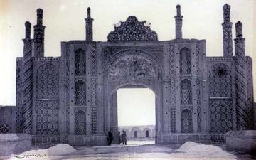 تصویری کمتر دیده شده از دروازه قدیمی تهران/عکس