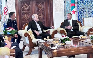 وزیر کشور الجزایر از مسعود پزشکیان در فرودگاه الجزیره استقبال کرد