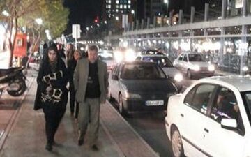 پس از زمین لرزه؛ مردم کرمان به مساجد مقاوم پناه بردند