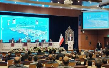 پزشکیان: جوانان قهر نکنند، قدرت و مهارت‌شان را برای این آب و خاک هزینه کنند

