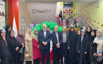 تقدیر وزیر نیرو از دانش‌آموزان در مراسم زنگ مهر دبستان توحید