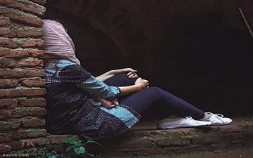 شوهرم را با یک دختر جوان در بدترین حالت ممکن دیدم/ او در خانه‌ام با همسرم ...
