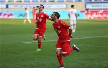 ستاره پرسپولیسی ذوب آهن رباط صلیبی پاره کرد