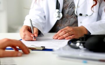 اگر این دردها را احساس کردید حتما پیش پزشک بروید