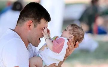 نوزاد چگونه می فهمد به چه کسی اعتماد کند؟