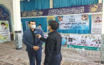 اهداء چهار هزار جلد کتاب به دفاتر تسهیل‌گری مناطق حاشیه نشین کرمانشاه 