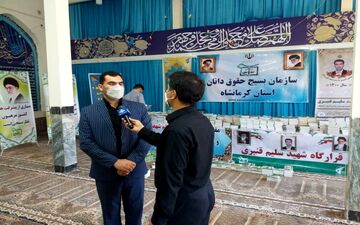 اهداء چهار هزار جلد کتاب به دفاتر تسهیل‌گری مناطق حاشیه نشین کرمانشاه 