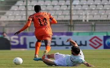مس کرمان و آلومینیوم اراک در نیمه اول با تساوی به رختکن رفتند 