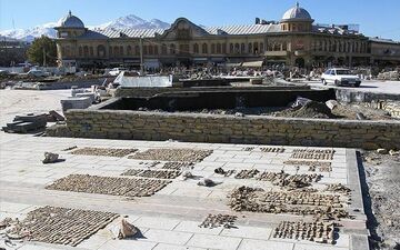 عکس/ کشف آثار باستانی با قدمت ۲۵۰۰ ساله