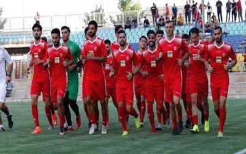 مربی دروازه بان های پرسپولیس خارجی است یا ایرانی؟