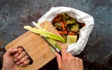 سطل زباله آشپزخانه را هرگز این قسمت نگذارید