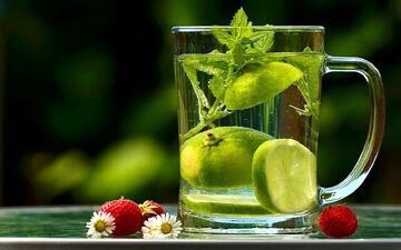 نوشیدنی های مفید برای سم‌زدایی از کبد

