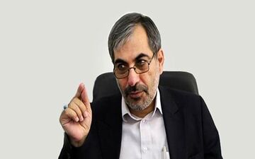 پدر مهسا امینی به «کنار گذاشتن اخلاق دینداری» متهم شد/  یک مقام دولت رئیسی: او اگر جوانمرد بود می‌گفت دخترم بیماری زمینه‌ای دارد