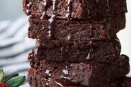 طرز تهیه کیک براونی رژیمی شکلاتی بدون شکر و آرد