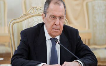 لاوروف: همکاری دفاعی ما با ایران بر اساس قوانین بین‌المللی است