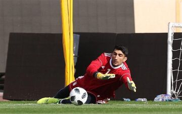 زمزمه های بیرانوند هنگام گرفتن پنالتی ” رونالدو ” لو رفت ! 