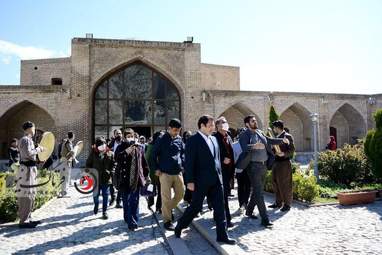 گزارش تصویری بازدید سفیران صلح جهانی نوروز ازآثار باستانی استان کرمانشاه