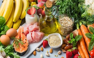 معجزه این خوراکی‌ها برای کاهش سریع قند خون/ با ۱۷ خوراکی طبیعی آشنا شوید