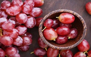 انگور را به شرط بخورید