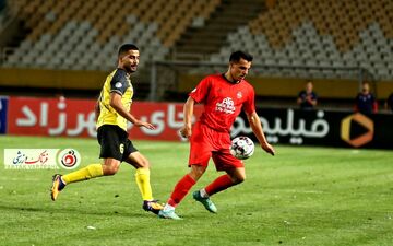 تراکتور 1 - 0 سپاهان: تی تی ها نیمه نخست را با پیروزی به رختکن رفتند