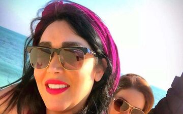 خوشگذرانی سارا منجزی پور در آب های خلیج فارس
