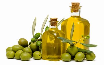 آشنایی با 7  خاصیت شگفت انگیز روغن زیتون

