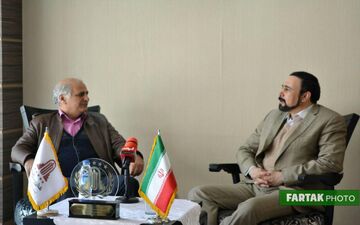گفتگو اختصاصی فرتاک‌نیوز با  دکتر نادر نوروزی به روایت تصویر


