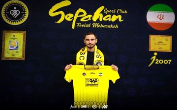 سپاهان از ۳ دستیار خارجی کارترون رونمایی کرد

