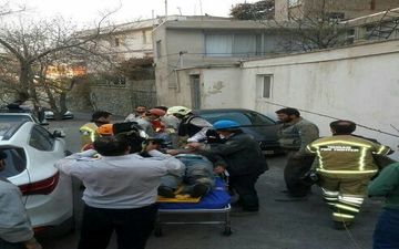 نجات کارگر حبس شده از زیر آوار +تصاویر