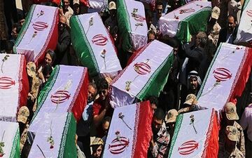 پیکر پاک و مطهر 64 شهید از طریق مرز شلمچه وارد کشور می‌شود