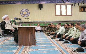 
نیروی انتظامی سهم مهمی در اقتدار کشور دارد/ناکامی دشمنان در تخریب وجهه پلیس 