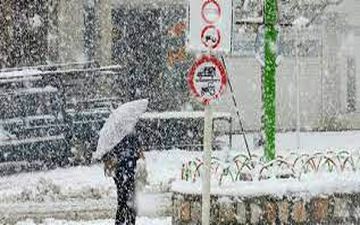 کولاک برف و وزش باد شدید غرب و شرق اصفهان را فرامی‌گیرد