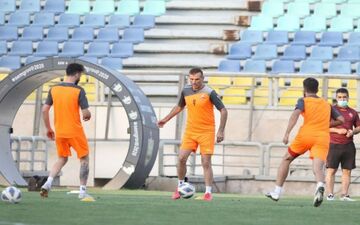 تدبیر گل‌محمدی برای تمرینات پیش فصل پرسپولیس؛ به تیم من نزدیک نشوید