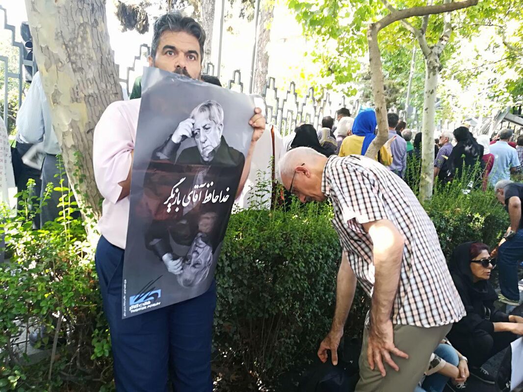 گزارش تصویری از مراسم تشیع استاد عزت الله انتظامی