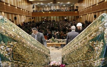 رونمایی از روپوش قبور مطهر امامین عسکرین + فیلم