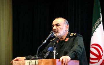 آمریکا غلط می‌کند فکر کند می‌تواند رزق ما را بدهد