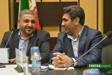 جلسه کارگروه توسعه صادرات غیر نفتی با حضور وزیر صمت، استاندار و جمعی از مدیران استان