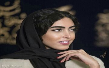 تیپ و ظاهر متفاوت ساناز طاری در سواحل زیبای گوآ (عکس)