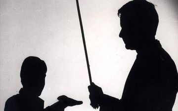 روایت جنجالی شکایت یک پدر از تنبیه بدنی فرزندش در مدرسه ! + عکس