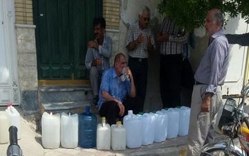 حال خراب آب و فاضلاب اهواز/بی آبی در روزهای مقابله با کرونا