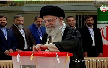 توئیت رهبر معظم انقلاب پس از حضور در دور دوم انتخابات

