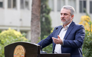  وزیر صمت در واکنش به خبر برکناری: "شوخی نکنید" 