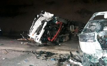 تصادف وحشتناک دو کامیون در محور یاسوج به اصفهان