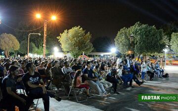 گزارش تصویری جشنواره گردشگری خوراک کرمانشاهی و شب‌های نیلوفری در شهر بازی